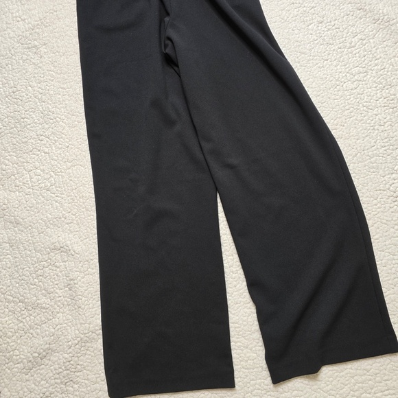 NWOT Tommy Hilfiger Puff Shoulder Short Sleeve Jumpsuit Size 4P - Picture 6 of 11